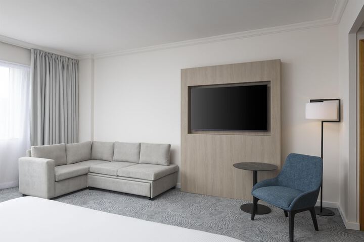 Room 42 of 85