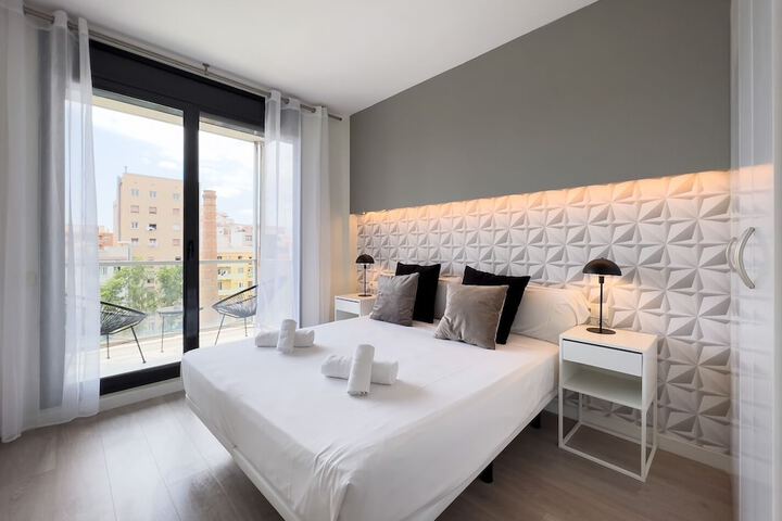 Room 5 of 16