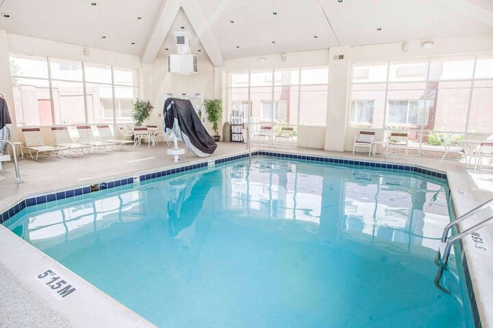 Pool 51 of 60