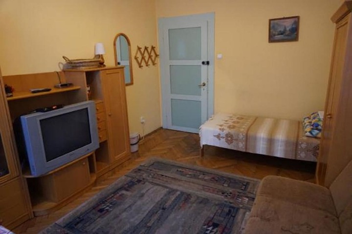 Room 3 of 10