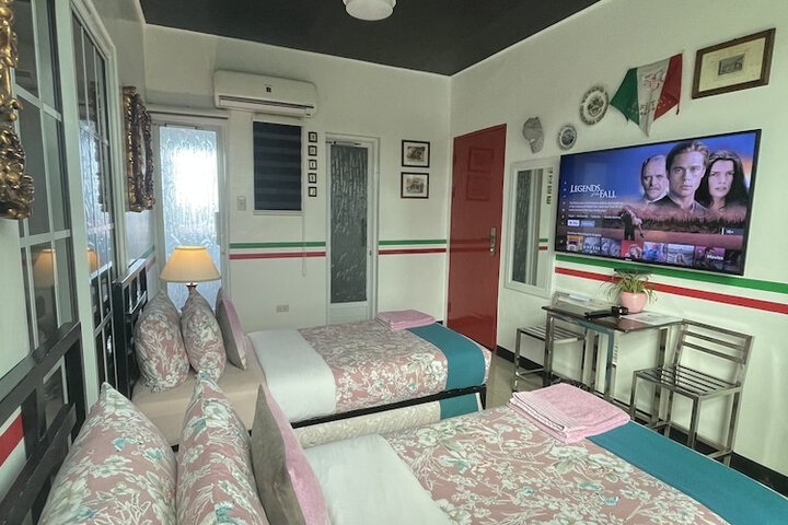 Room 4 of 17