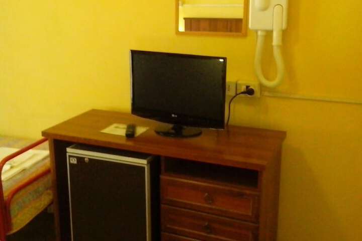 Lounge 9 of 38