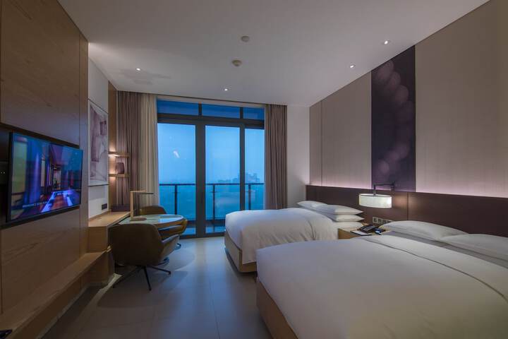 Room 4 of 51
