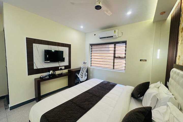 Room 14 of 30