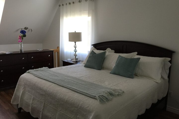 Room 3 of 8
