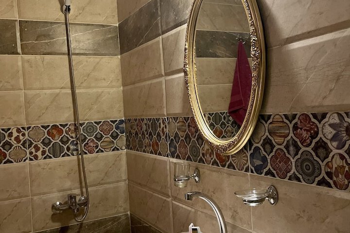 Room 24 of 37