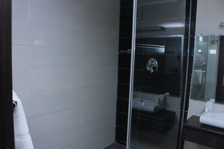 Room 25 of 44