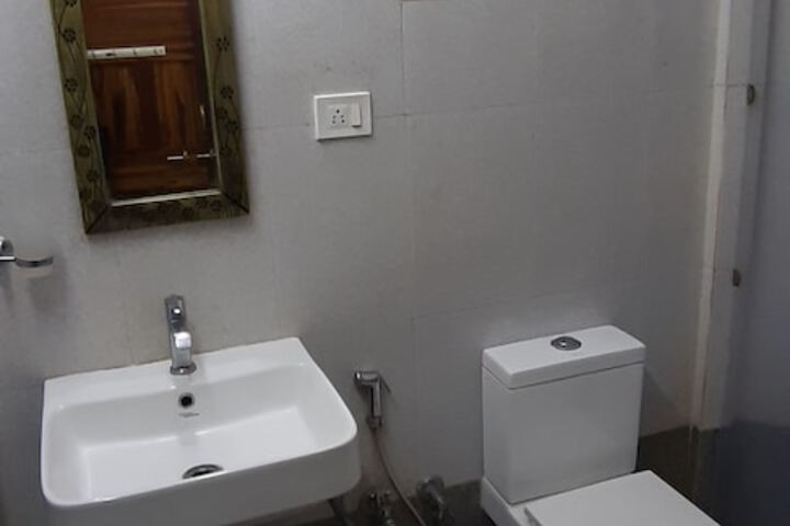 Room 53 of 157