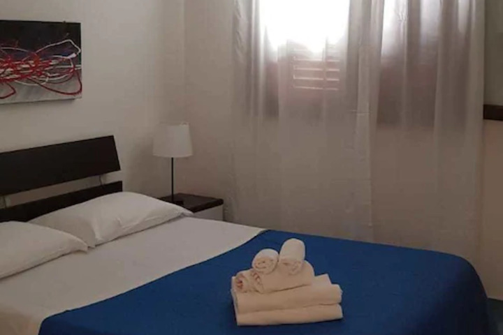 Room 10 of 10