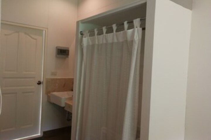 Room 3 of 18