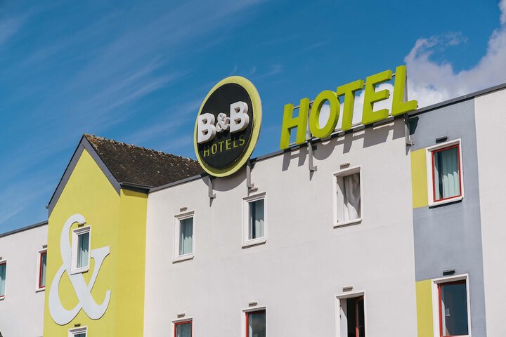 Hotel Entry