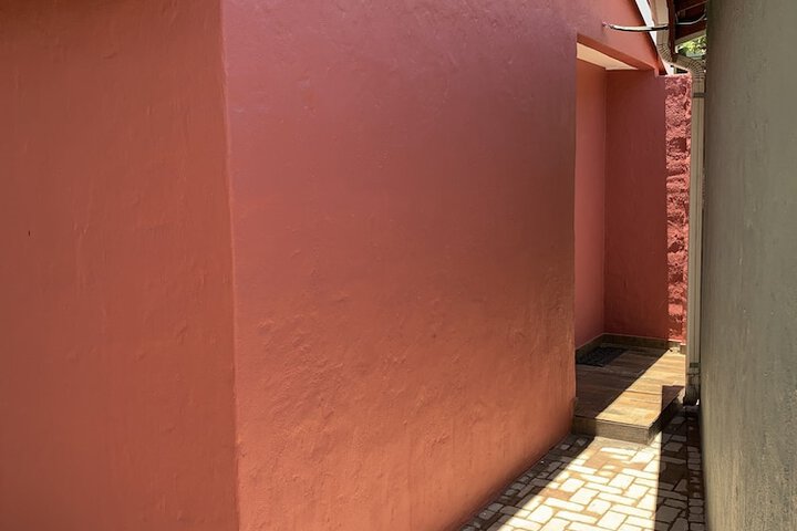 Room 32 of 143