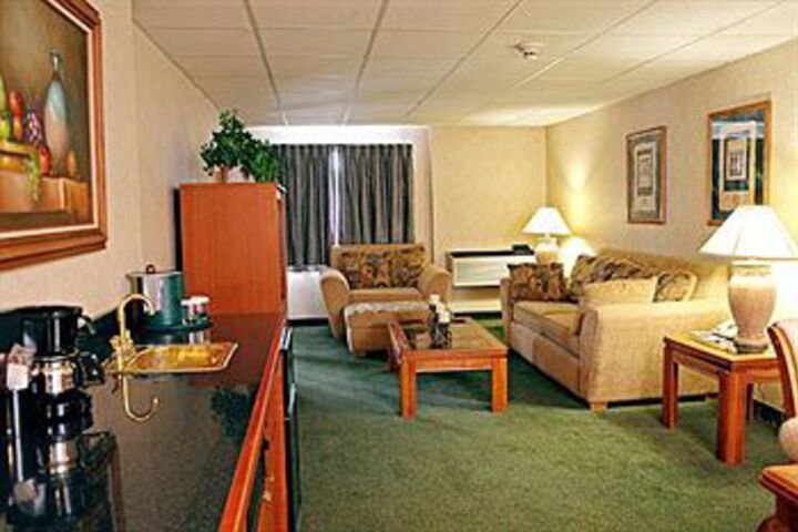 Room 4 of 6