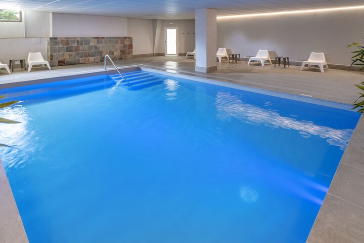 Pool Hotel
