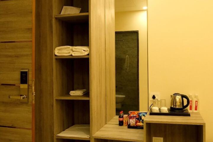 Room 12 of 43