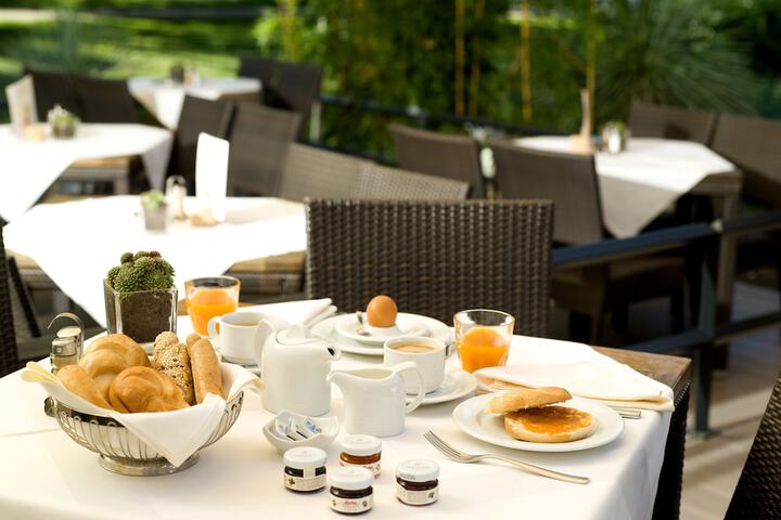 Breakfast/Coffee Service 42 of 54