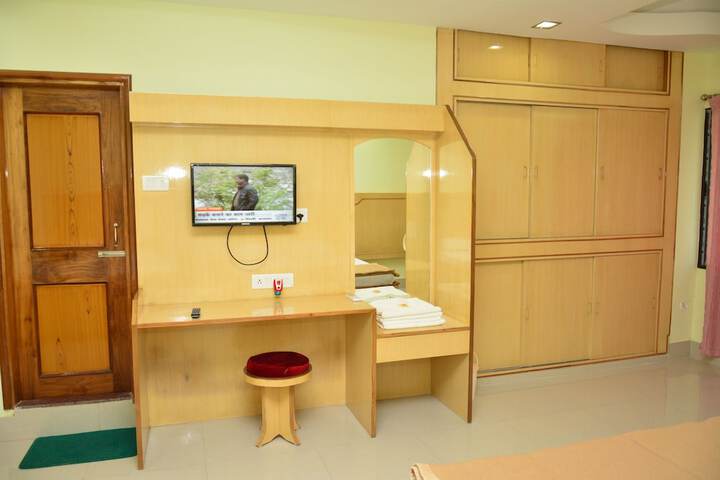 Room 12 of 22