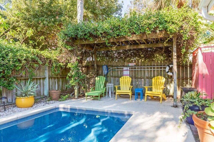 Pool 27 of 43