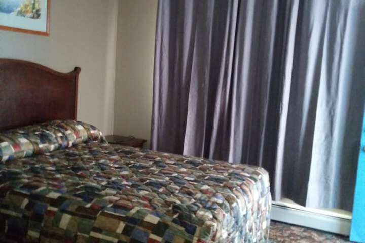 Room 12 of 19