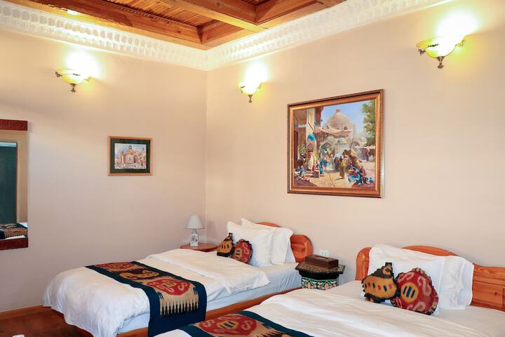 Room 7 of 25