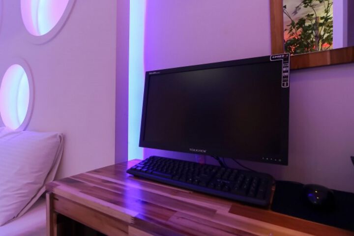 Room 8 of 15