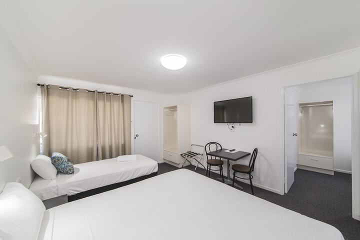 Room 15 of 36