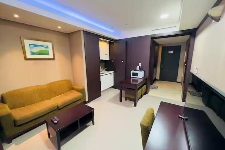 Room 30 of 86