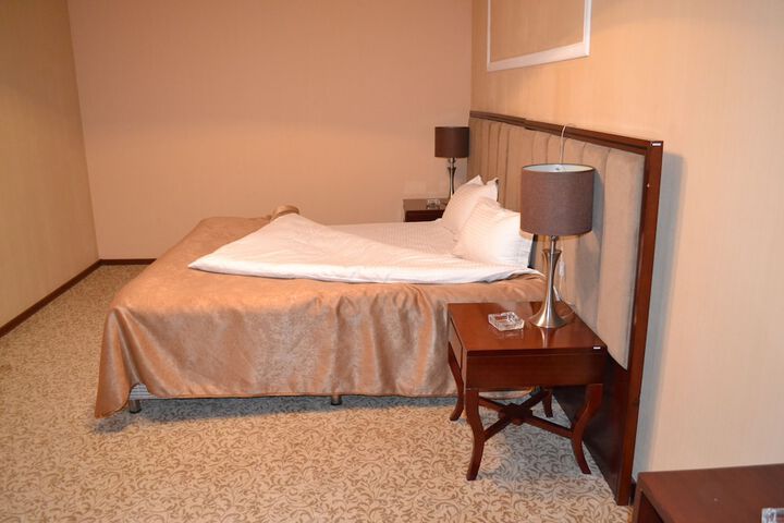 Room 7 of 17