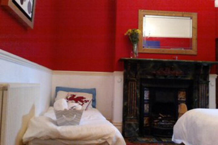 Room 34 of 47