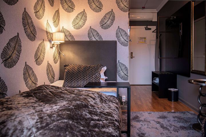 Room 32 of 110