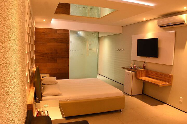 Room 5 of 6