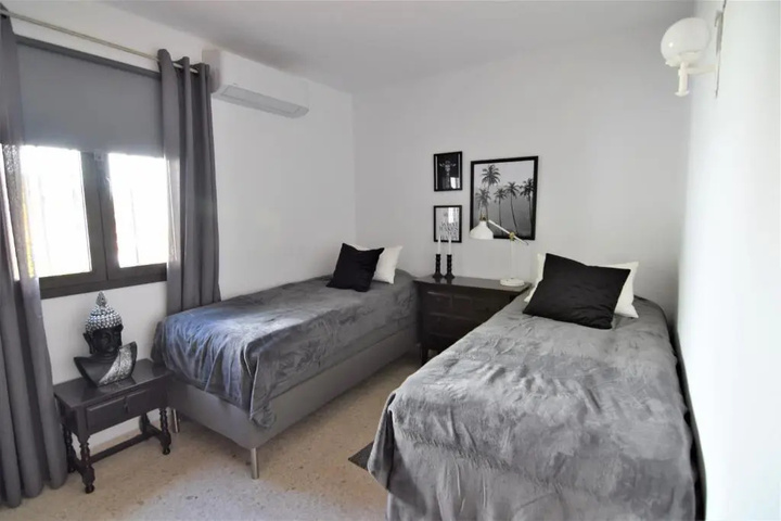 Room 4 of 14