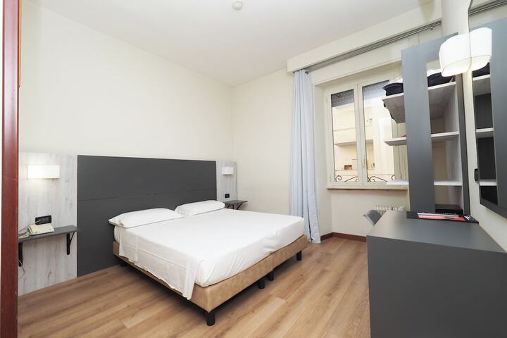 Room 34 of 114