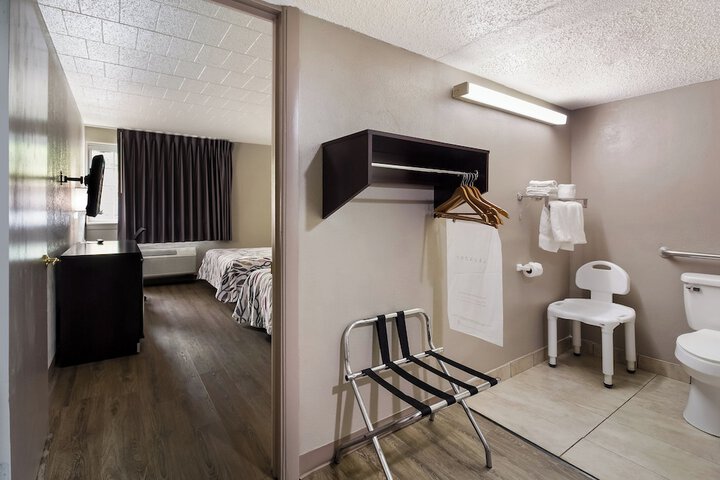 Deluxe 2 Double Beds (2 of 13)
