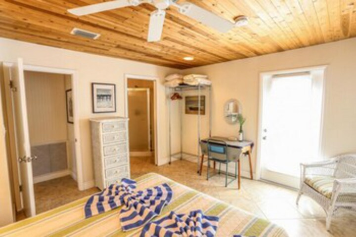 Room 42 of 45