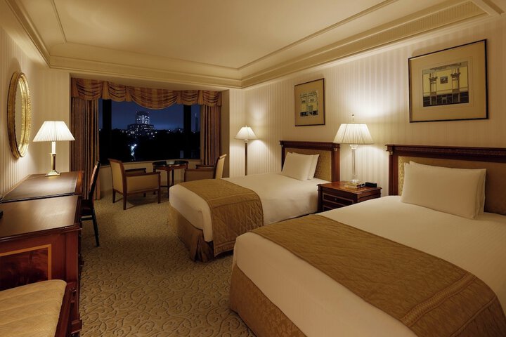 Room 3 of 43