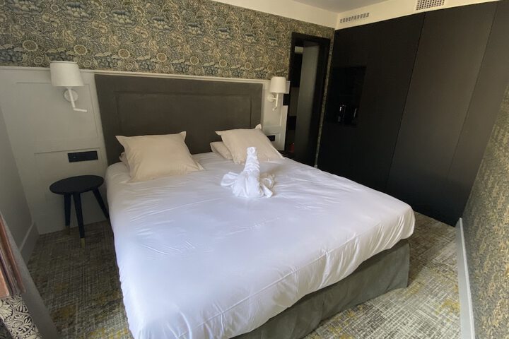 Room 10 of 26