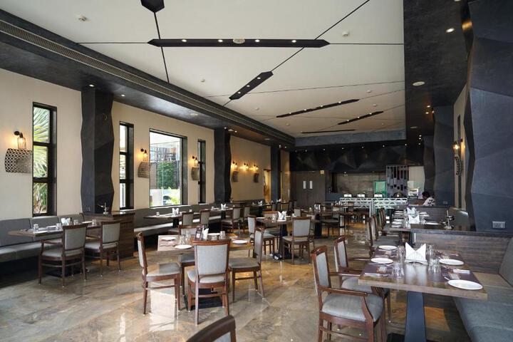 Dining 6 of 23