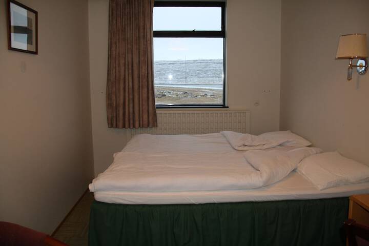 Room 9 of 65