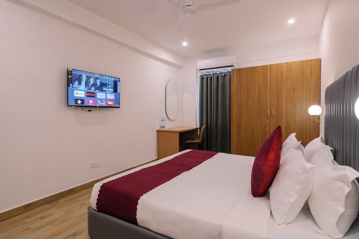 Room 35 of 48
