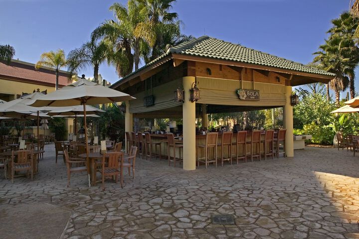 Poolside bar