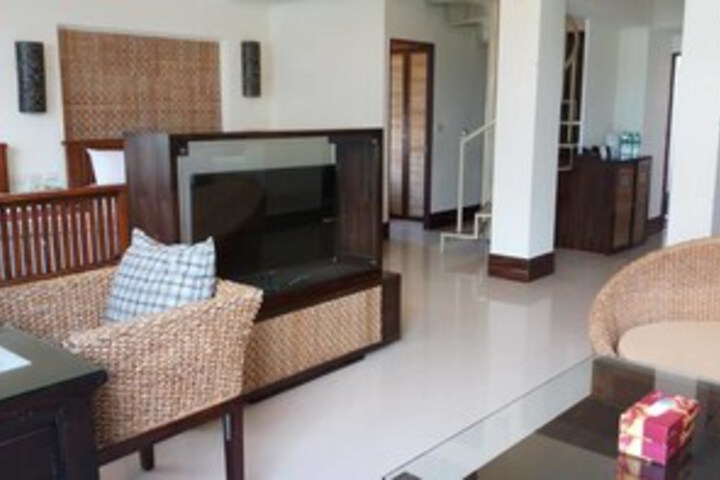 Room 52 of 80