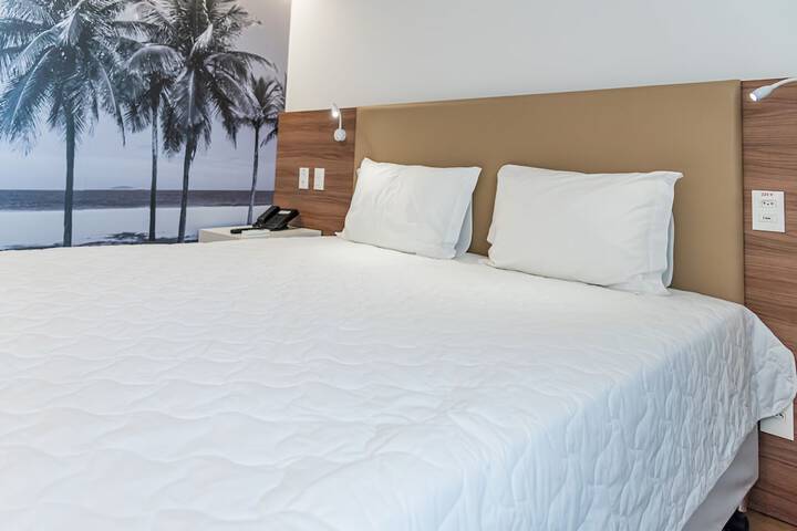 Room 4 of 25