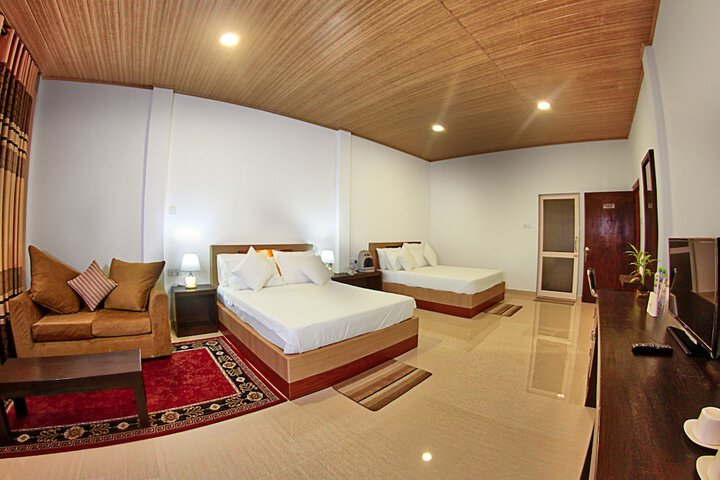 Room 4 of 27