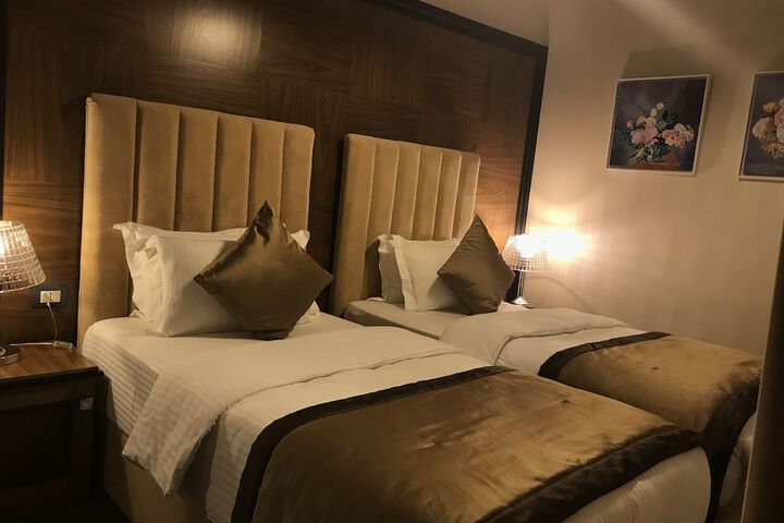 Room 9 of 60