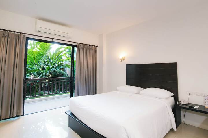 Room 10 of 65