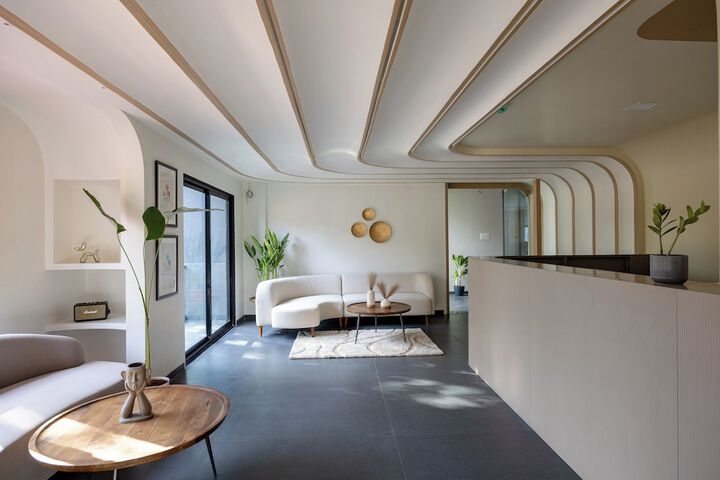 Hotel Interior 4 of 27