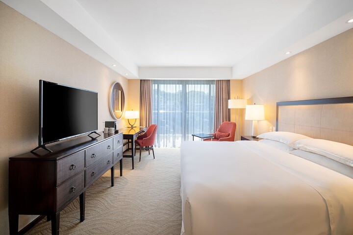 Room 41 of 256