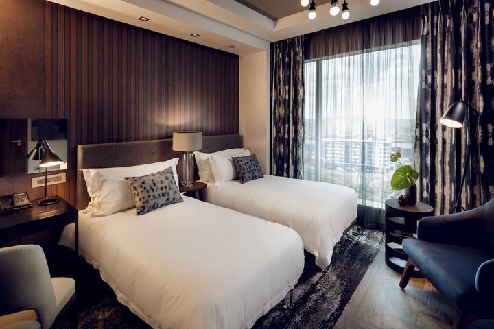 Room 10 of 52