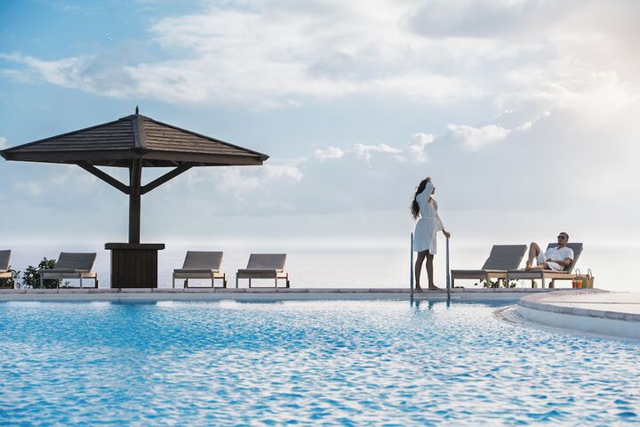 Pool Hotel